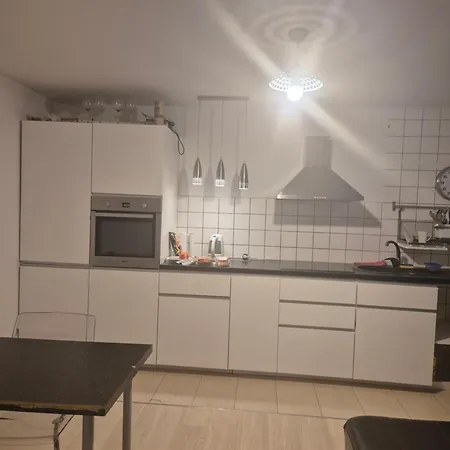 Maly Przy Lotnisku *